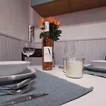Mon Petit Chez Moi *